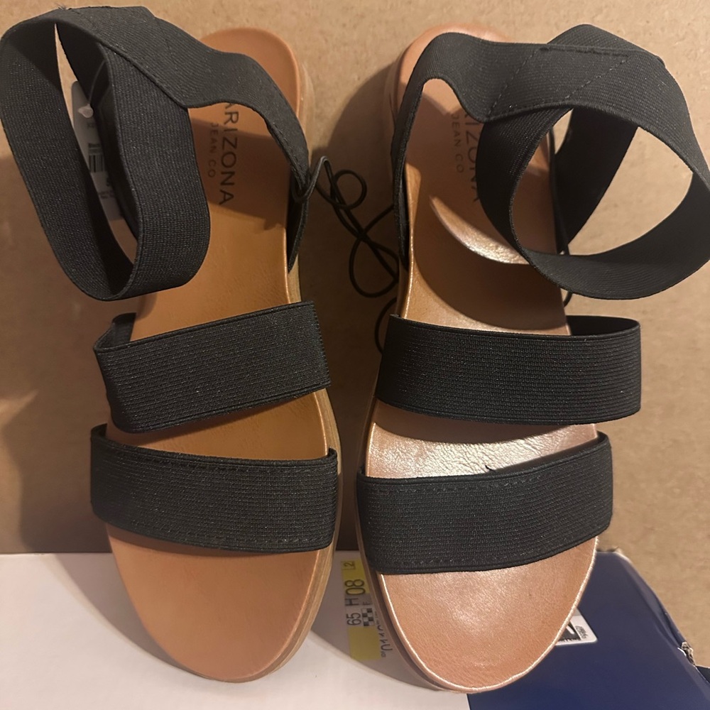 Arizona Jean Company Women's Black and Tan Sandals